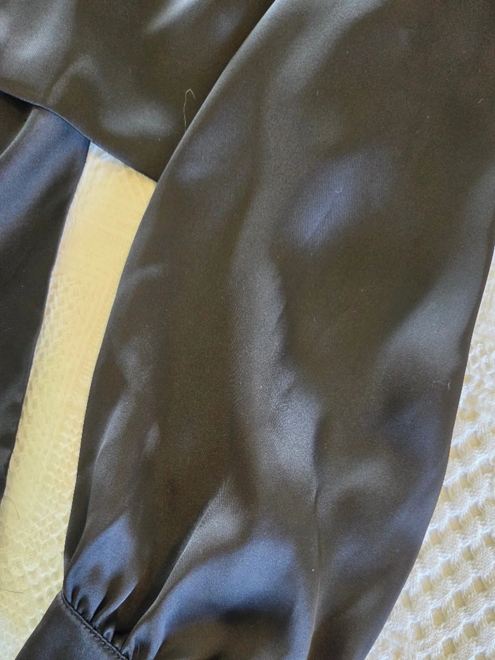 Cropped black satin top S balloon sleeves tie back button cuff festival boho - Picture 11 of 14